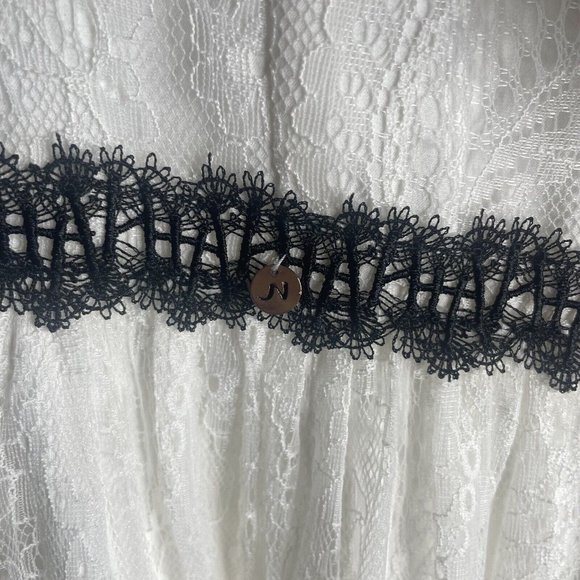 Wolf And Badger Nissa Dress EU 40 US 8 White Black Lace V Neck MIDI Short Sleeve - Picture 5 of 11